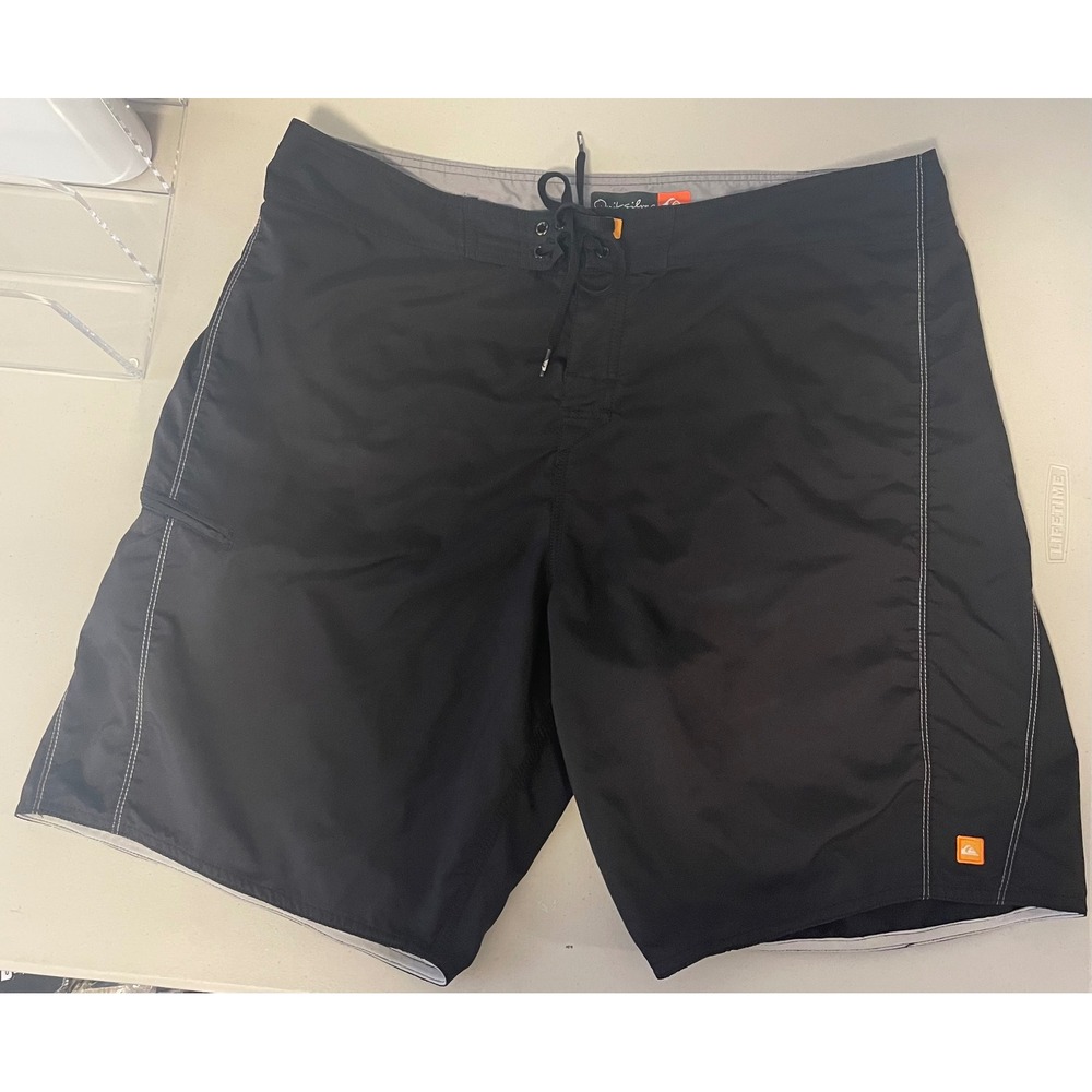 Quiksilver Mens Black Board Shorts Swim Trunks Size 38 Contrast Stitch